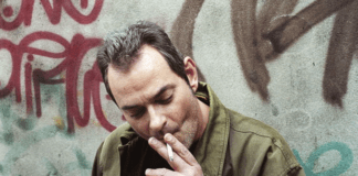 Portrait dans Libération, 20 avril 2005. Lewis WINGROVE (photo Editing)