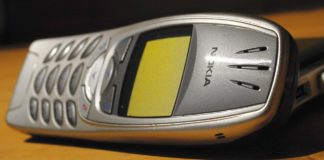 Le NickPhone: Nokia 6310i Le NickPhone: Nokia 6310i