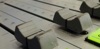 « Des Souris & un Homme », revue de presse 2006 nickblog passages medias